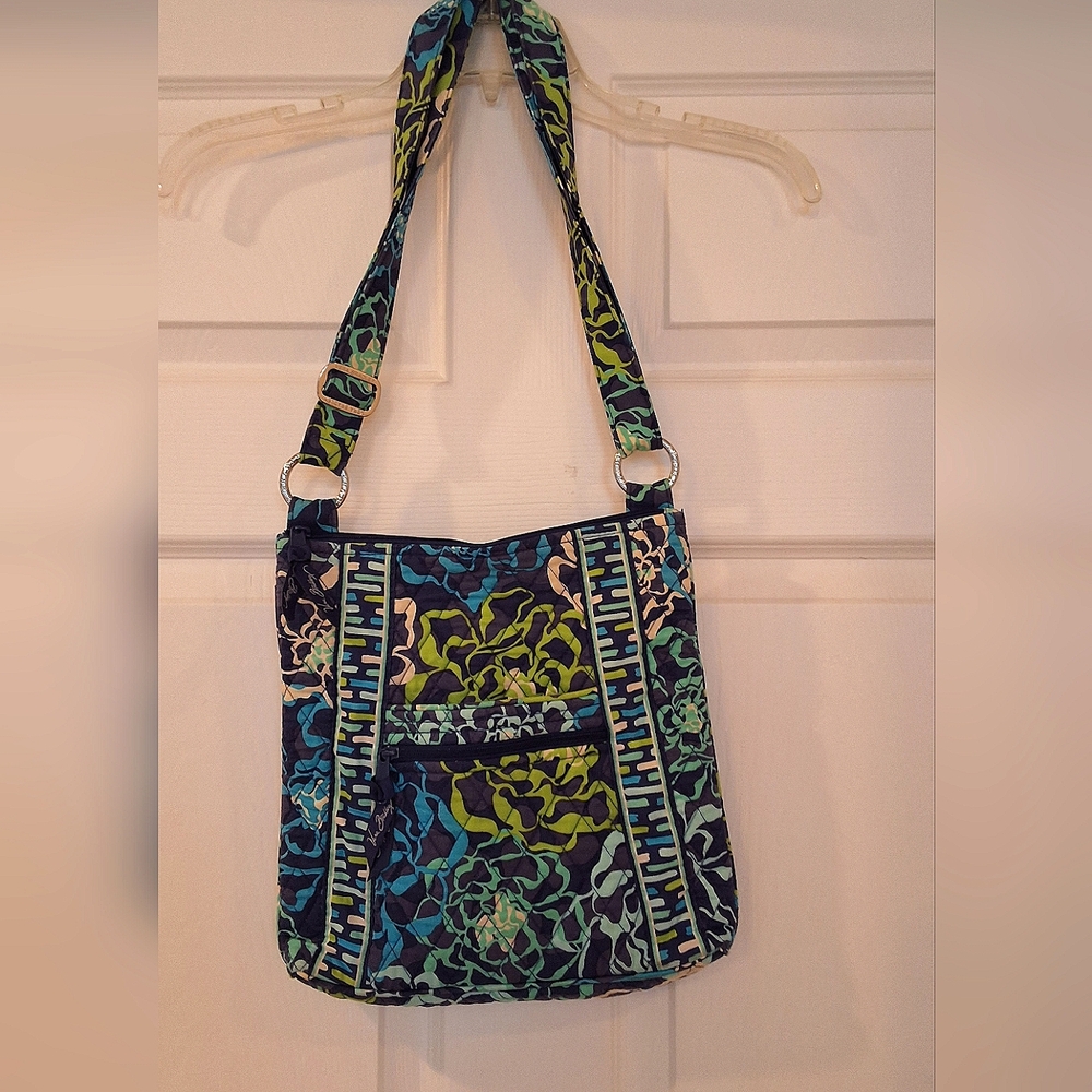 SOLD!!  Vera Bradley Cross Body Purse Multi-Color - Picture 8 of 8